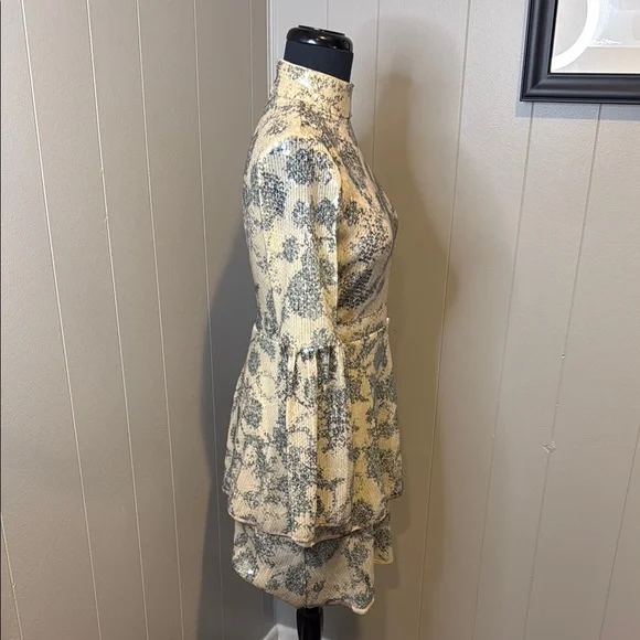 B6 Cynthia Rowley Women’s 2 Beige and Gray Patterned Long Sleeve Sequined Dress - Picture 4 of 8